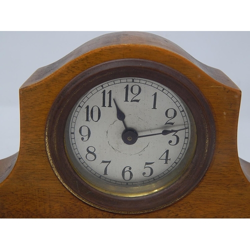 601 - 1920's Oak Cased Mantle Clock of Small Proportions: Measures 26cm wide: Working when catalogued.