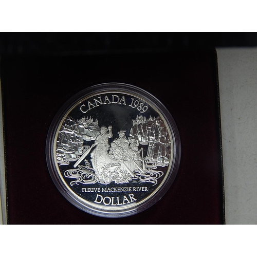 24 - Royal Canadian Mint silver dollars 1989 (2); 1990 (2); 1991 (2) all housed in their original cases a... 