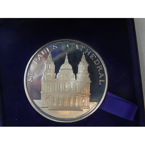 54 - Primates 4 Coin Coloured Animal Set in Pobjoy Mint folder; Commonwealth Games Commemerative £2 Coin ... 