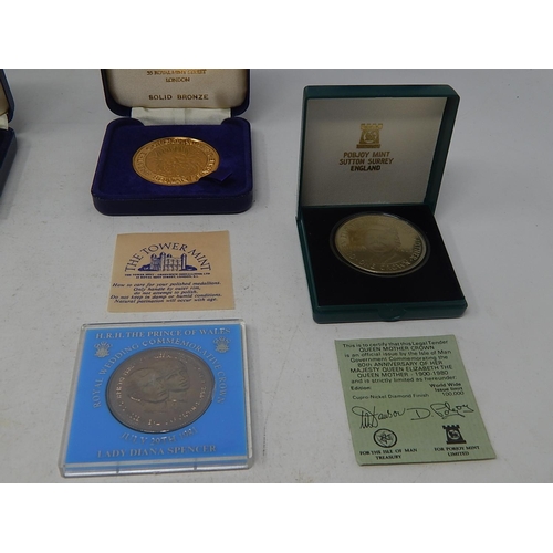 70 - Man in Flight set of 32 Coins; Castle Conwy Medallion in fitted case; St Pauls Cathedral Marriage of... 
