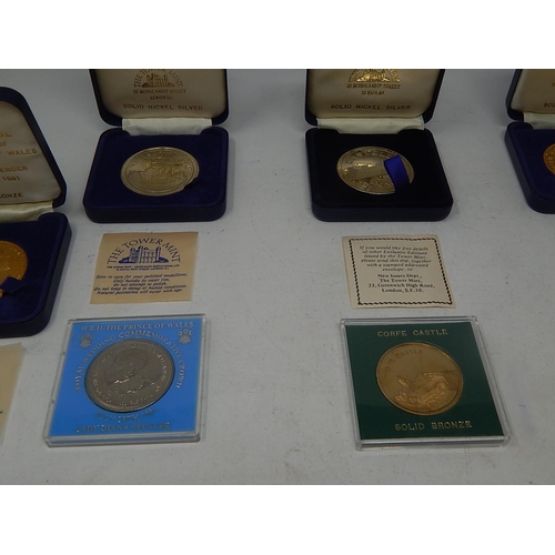 70 - Man in Flight set of 32 Coins; Castle Conwy Medallion in fitted case; St Pauls Cathedral Marriage of... 