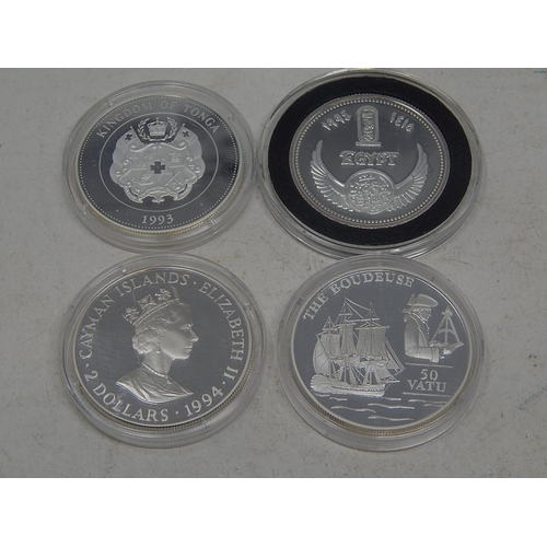 90 - Vanuartu Silver 50 Vatu, Tongo One Pa'anga 1993; Caymen Island 2 Dollars 1994; Egypt Silver Coin, al... 