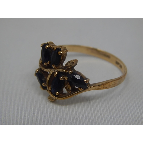 304 - 9ct Gold Sapphire Ring: Size P