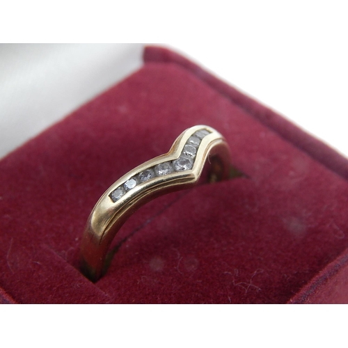 321 - 9ct Gold Diamond Set Ring 0.20ct: Ring Size R: