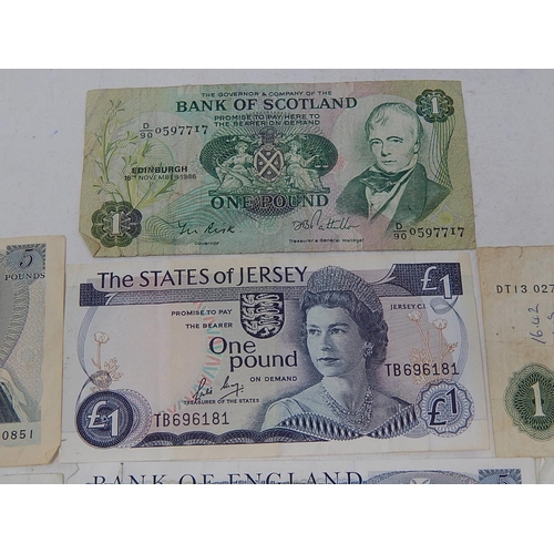 237 - Banknotes: £5 (7) £1 (3)