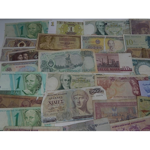 239 - World Banknotes