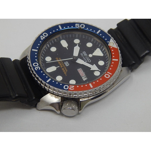 355 - Seiko Gentleman's Professional Divers Watch 200m: With Date Date Apertures: Blue & Red Bezel on Orig... 