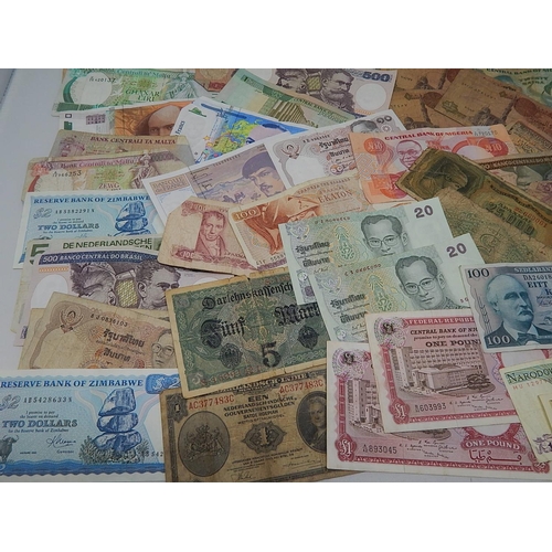 249R - World Banknotes.