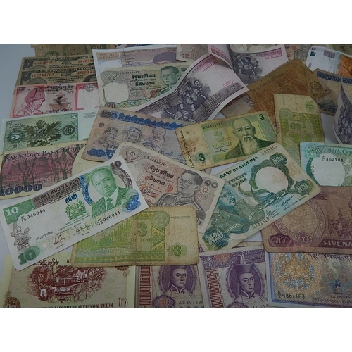 249S - World Banknotes.