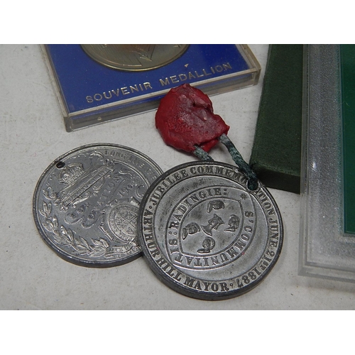 92 - Victoria Medal with Ribbon 1837; Edward VII Medal; Discovery of Samoa Medal in case; Cutty Sark Meda... 