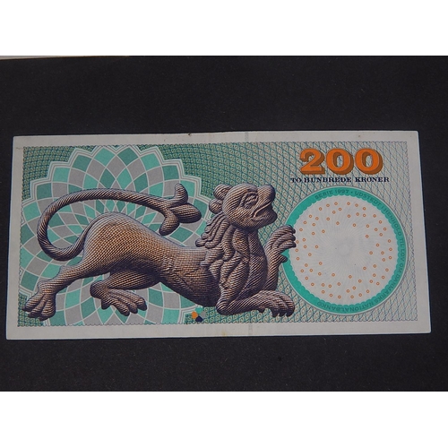 124 - Rare Denmark 200 Kroner Banknote
