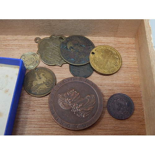 178 - A cigar box containing small collection of coins comprising a 1797 Cartwheel Penny (re-strike); USA ... 