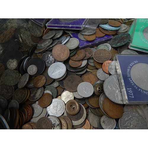 181 - Accumulation of GB and World coinage in a vintage biscuit tin