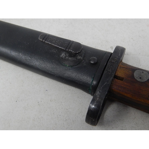 809 - WWII German SS Bayonet/Dagger in Scabbard: Measures 38cm