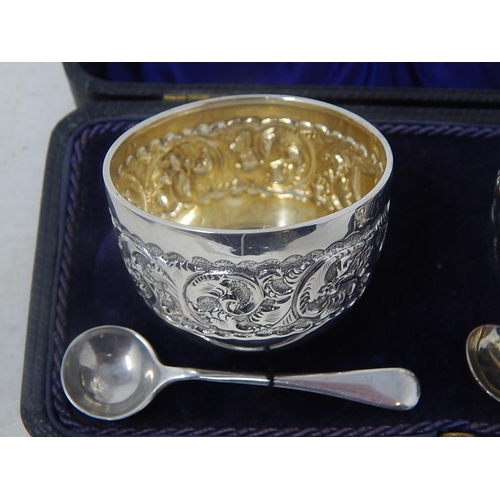 810 - Boxed Set of Victorian Hallmarked Silver Salts & Spoons in Original Fitted Case.