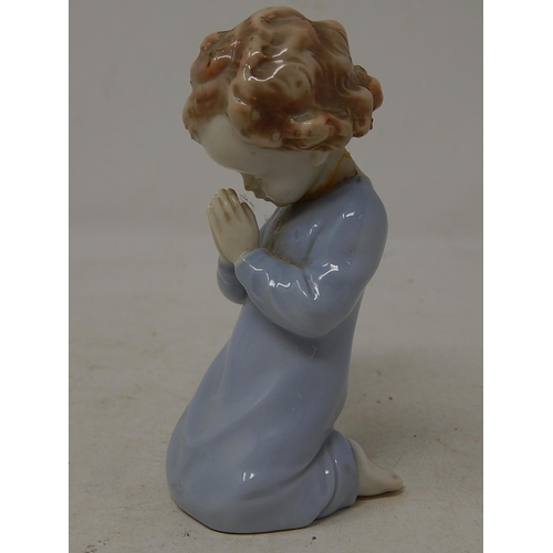 358 - Child in prayer figure