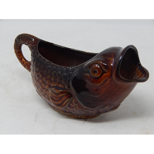 473 - Small Fish Sauce/Gravy Boat