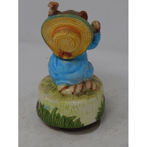 515 - Musical wind up ceramic figure of a cat