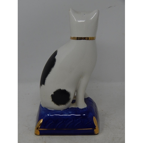 541 - Cat Figure