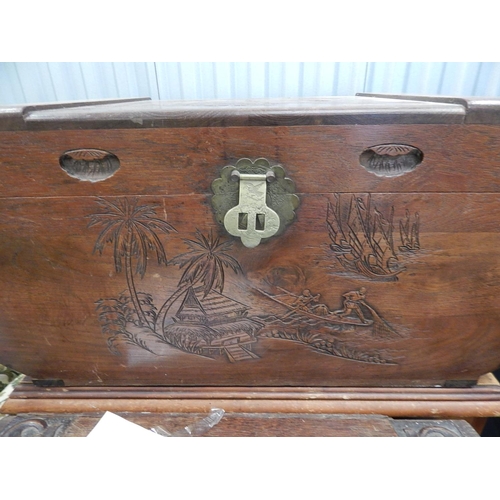 578 - Wooden Trunk