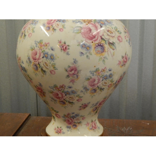 581 - Floral Lamp Base