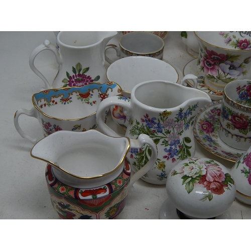 614 - Small Box of assorted Royal Albert and Wedgewood Cups/Saucers/Misc