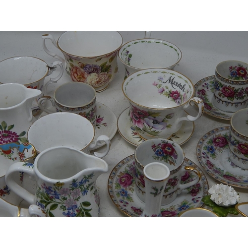 614 - Small Box of assorted Royal Albert and Wedgewood Cups/Saucers/Misc