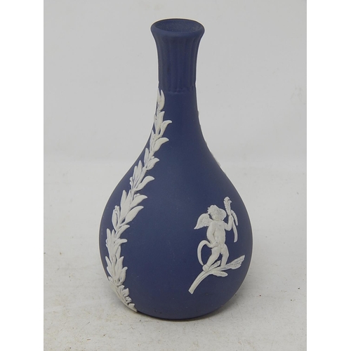 678 - Wedgwood Pose Vase