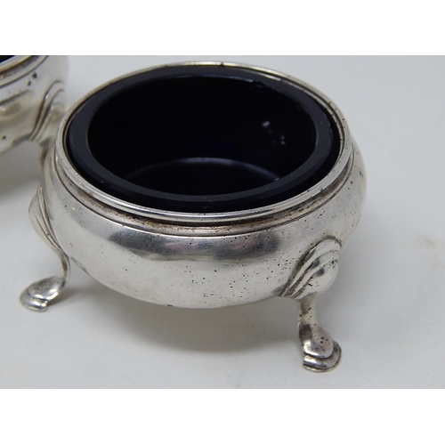 201 - George III Pair of Silver Cauldron Salts with Blue Glass Liners: Hallmarked london 1764