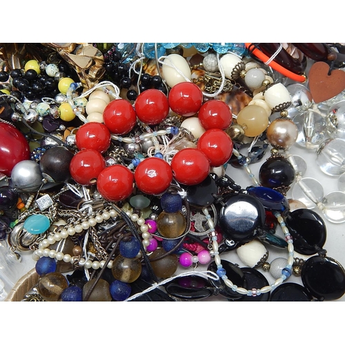 213 - Quantity of Costume Jewellery