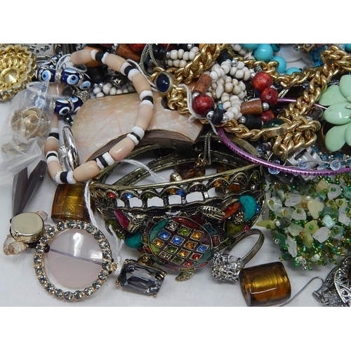 215 - Quantity of Costume Jewellery