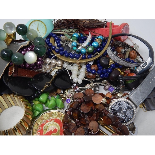 216 - Quantity of Costume Jewellery