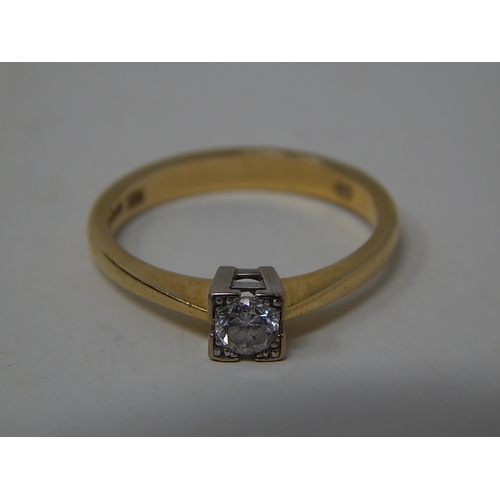 229 - 18ct Gold Diamond Solitaire Ring: 0.25ct: Size P: Gross weight 3.8g