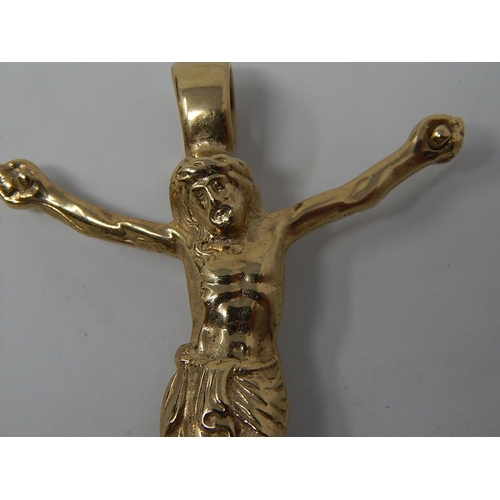 239 - Heavy 9ct Yellow Gold Cast Crucifix Pendant: Weight 16.2g