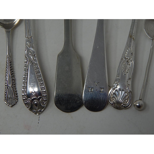 284 - Six Georgian & Later Silver Salt & Mustard Spoons: Various Dates & Makers.