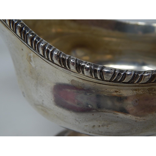 189 - Edwardian Silver Sauce Boat: Hallmarked London 1908 by Alston's & Hallam: Weight 287g