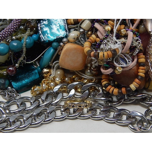 124 - Large Quantity of Costume Jewellery