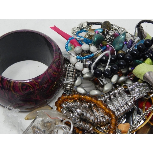 126 - Large Quantity of Costume Jewellery