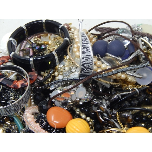 127 - Large Quantity of Costume Jewellery