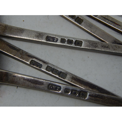 204I - Seven Seal Top Silver Hallmarked Teaspoons: Various  Dates & Makers: Gross weight 72g