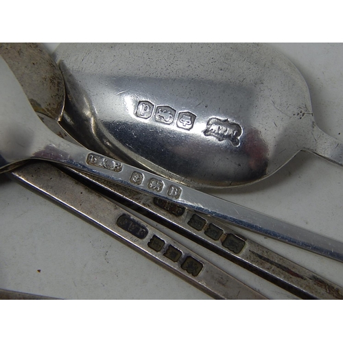 204I - Seven Seal Top Silver Hallmarked Teaspoons: Various  Dates & Makers: Gross weight 72g