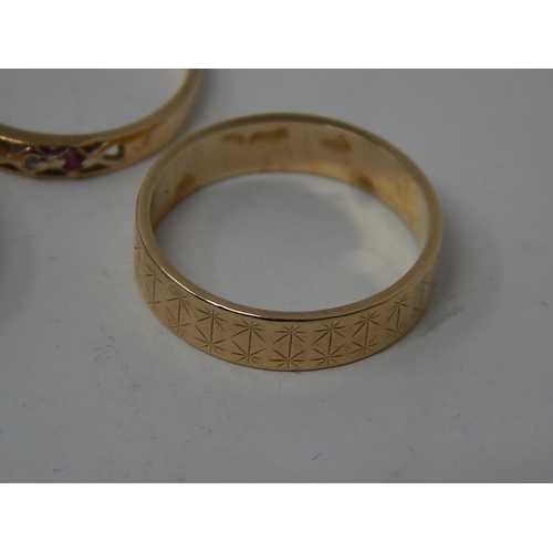 180 - 3 x 9ct Gold Rings: Gross weight 5.8g