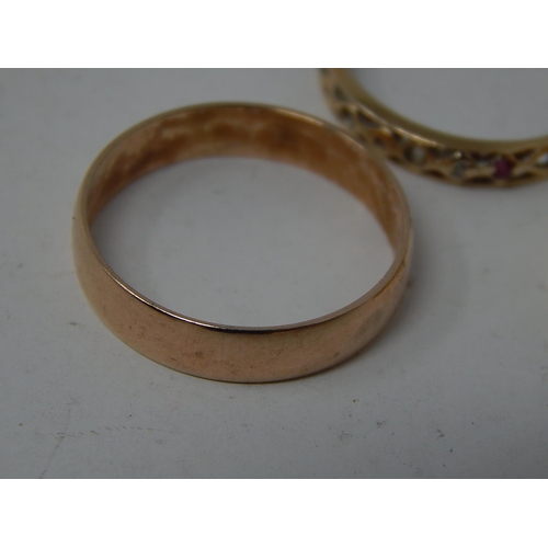 180 - 3 x 9ct Gold Rings: Gross weight 5.8g