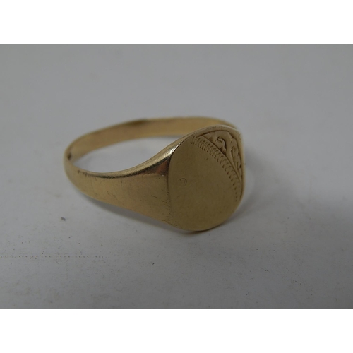 219 - Gentleman's 9ct Gold Signet Ring: Size U: weight 2.4g