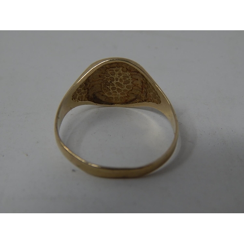 219 - Gentleman's 9ct Gold Signet Ring: Size U: weight 2.4g