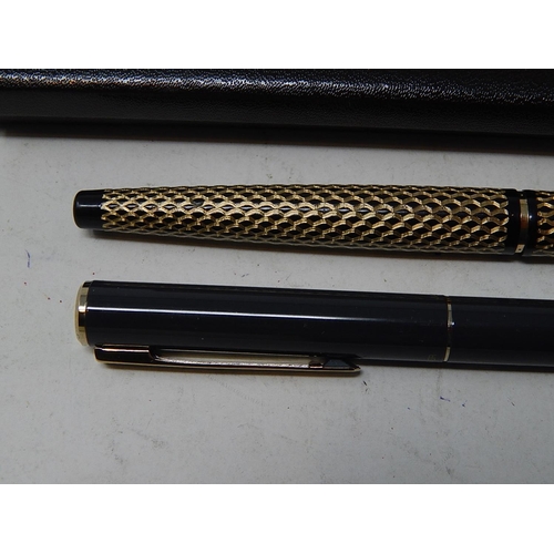 227 - 4 x Vintage Pens Including Two Fountain Pens: One with 18ct Gold Nib: The other with 14ct Gold Nib