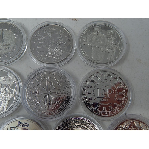 99 - Collection of 10 x Commemorative £5 coins