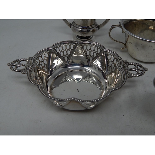 169 - Four Victorian & Later Hallmarked Silver Items: Various Dates & Makers: Combined weight 300g