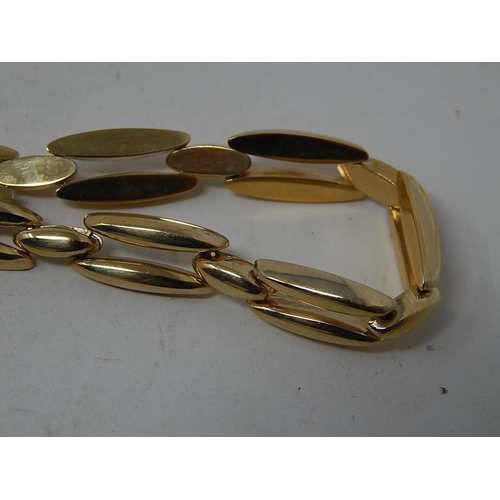 244 - 9ct Yellow Gold Link Bracelet: Length 19.5cm: Weight 7.5g