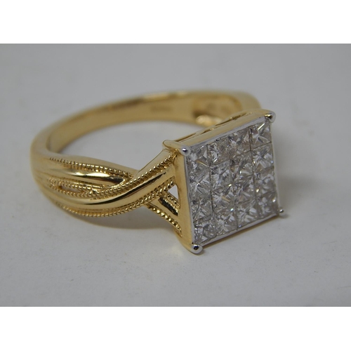 249 - 18ct Yellow Gold Ring Set with a Panel of 16 Diamonds: Ring Size N: Gross weight 4.8g